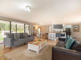 Eagles-Nest-livingroom