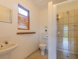 Francolin-Bathroom