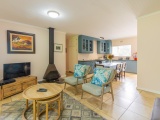 Loerie-Cottage-living-room