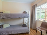 Loerie-bedroom-3